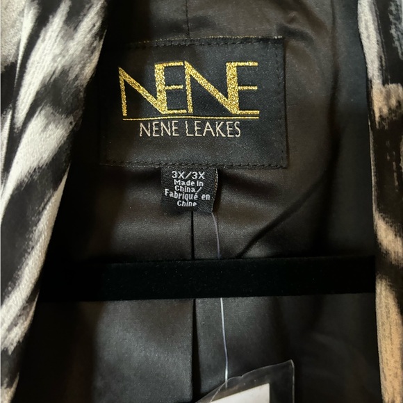 BNWT vest with chiffon bottom plus size - Picture 4 of 7